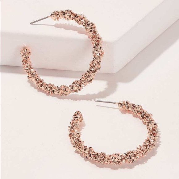 2/$35🖤 Gold Plated Big Textured Hoop Earrings D33 - Picture 1 of 8